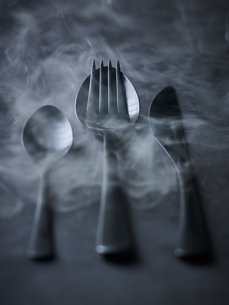 Table Noir - Bestick 108 - NOIR