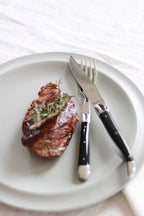 Forge De Laguiole-knivar med handtag av mörkt horn